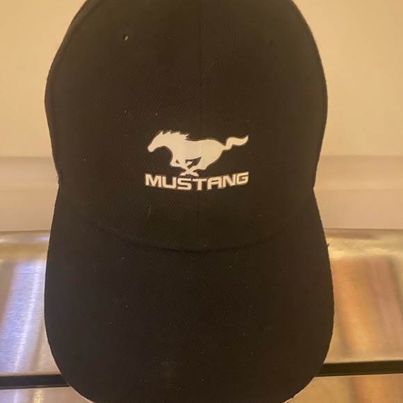 Mustang logo caps - Picture 3 of 3